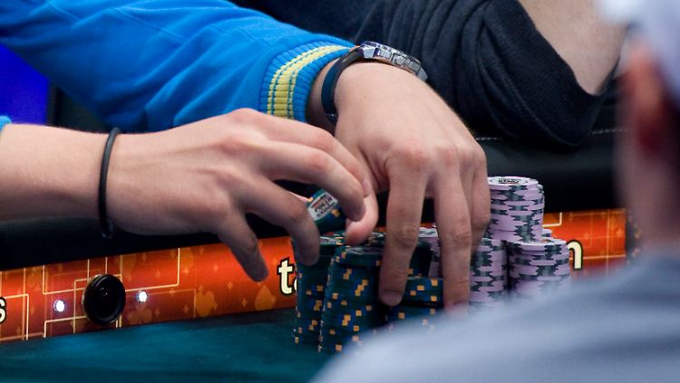 Die höchste Gewinnsumme beim Poker: 18.346.673 Dollar erspielte ein Amerikaner.