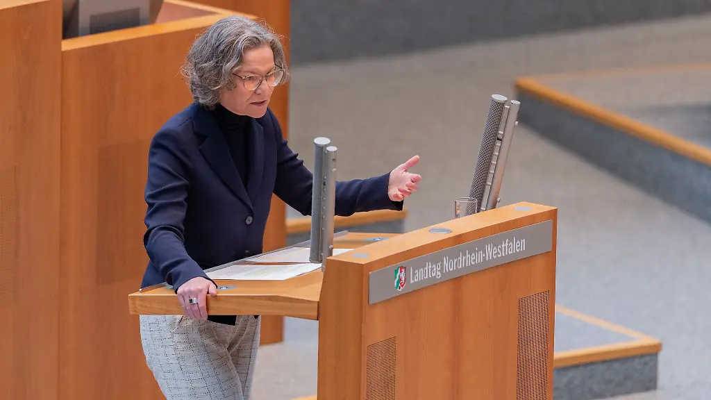 Kommunalministerin-Ina-Scharrenbach-moechte-den-Kommunen-deutlich-mehr-Geld-zukommen-lassen