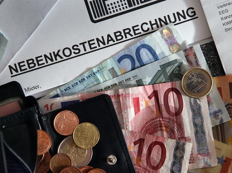 Nicht immer übernimmt das Jobcenter eine Nachzahlung für die Nebenkosten - etwa dann nicht, wenn der ehemalige Hartz-IV-Empfänger aktuell nicht mehr auf Unterstützung angewiesen ist.