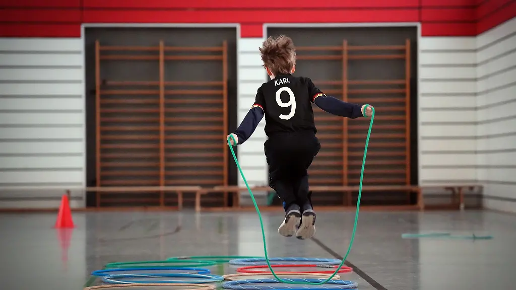 Viele-Kinder-bewegen-sich-zu-wenig-Archivbild