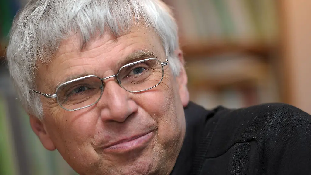 Der-fruehere-Landesbischof-Johannes-Friedrich-ist-tot