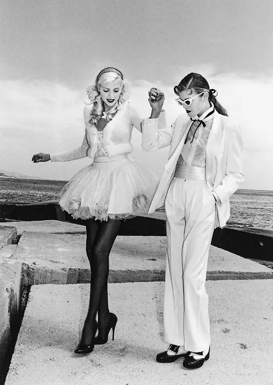 14-Helmut-Newton-Blumarine-Monaco-1994-copyright-Helmut-Newton-Foundation