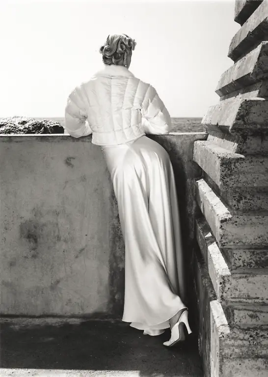 9-Helmut-Newton-Eva-Herzigova-Blumarine-Monaco-1995-copyright-Helmut-Newton-Foundation