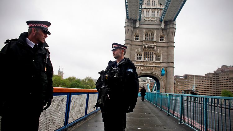 Vor den Spielen bewacht die Polizei die Wahrzeichen Londons besonders genau.