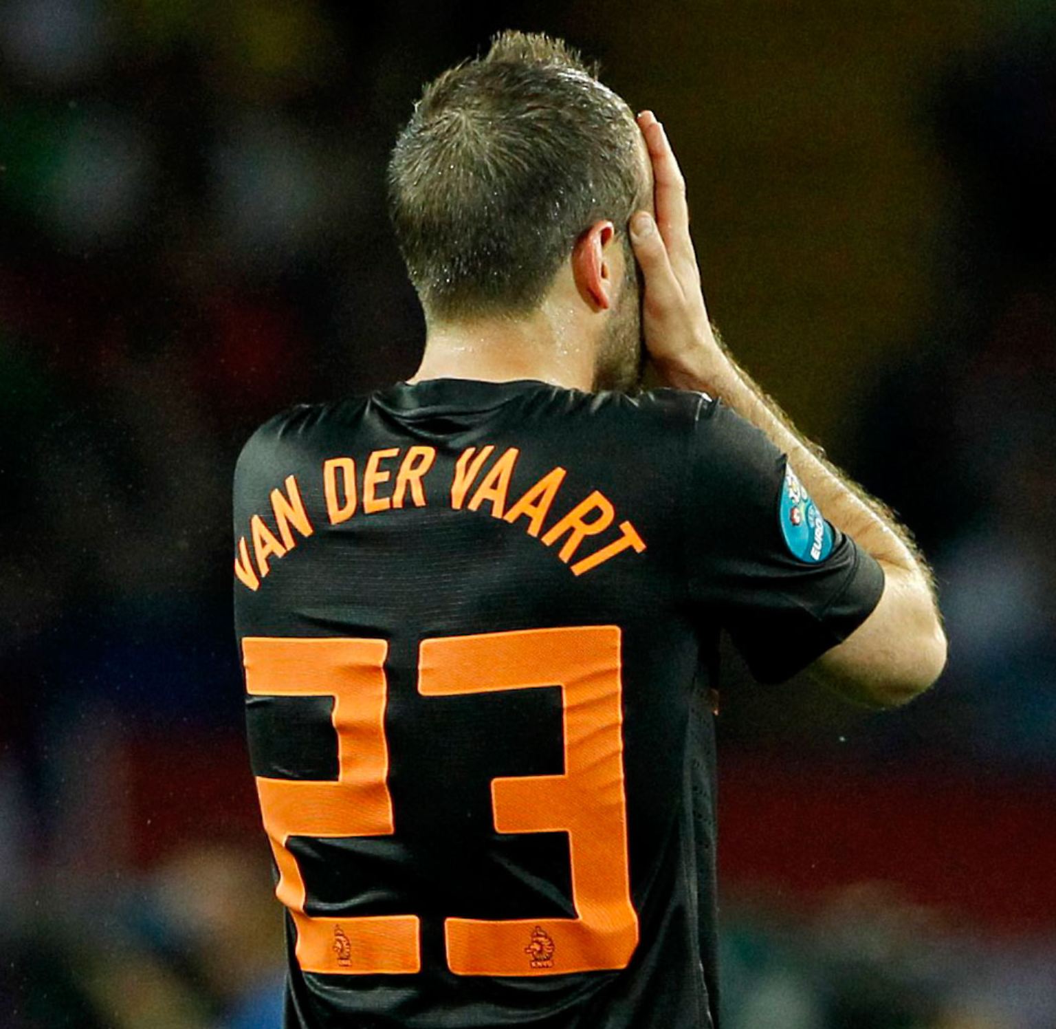 Bei der Fußball-Europameisterschaft mochte Rafael van der Vaart ein ums andere Mal am liebsten gar nicht mehr hinsehen. Dabei ...