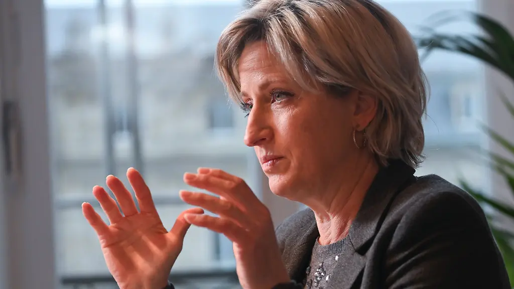 Wirtschaftsministerin-Nicole-Hoffmeister-Kraut-sorgt-sich-um-Autoindustrie