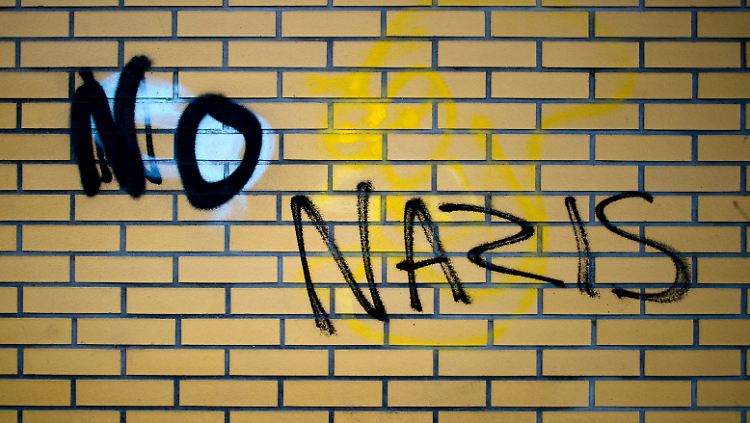 Auf dem rechten Auge blind? Dem Verfassungsschutz wird vorgeworden, besonders im linken Spektrum genau hinzuschauen.