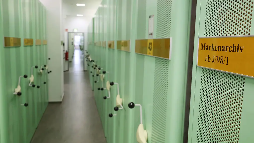 Seit-1998-ist-Jena-Standort-einer-Niederlassung-des-Deutschen-Patent-und-Markenamtes