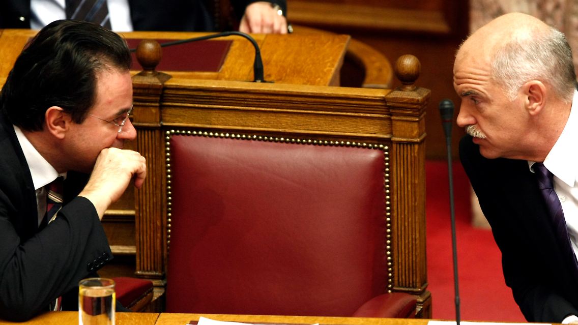 Es gibt viel zu tun für Ministerpräsident Georgios Papandreou (rechts) und Finanzminister Giorgos Papakonstantinou.