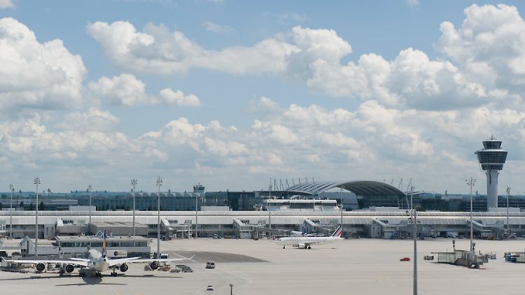 Schwarze Bildschirme bei der Flugsicherung: Im Tower fiel das Radarsystem für zwei Stunden aus.