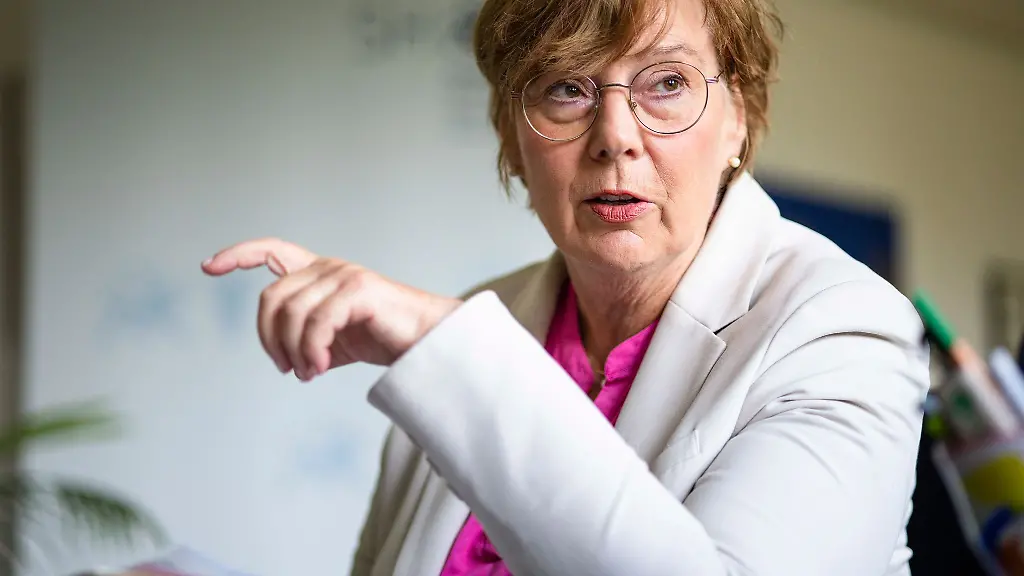 Bis-Ende-2026-will-Innenministerin-Sabine-Suetterlin-Waack-CDU-die-Windplanung-refomieren