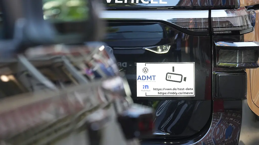 Viele-Deutsche-stehen-autonomen-Verkehrsmitteln-offen-gegenueber