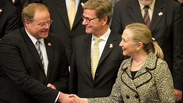 Niebel, Westerwelle und Clinton bei der Afghanistan-Geberkonferenz in Tokio.