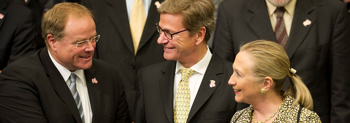 Niebel, Westerwelle und Clinton bei der Afghanistan-Geberkonferenz in Tokio.