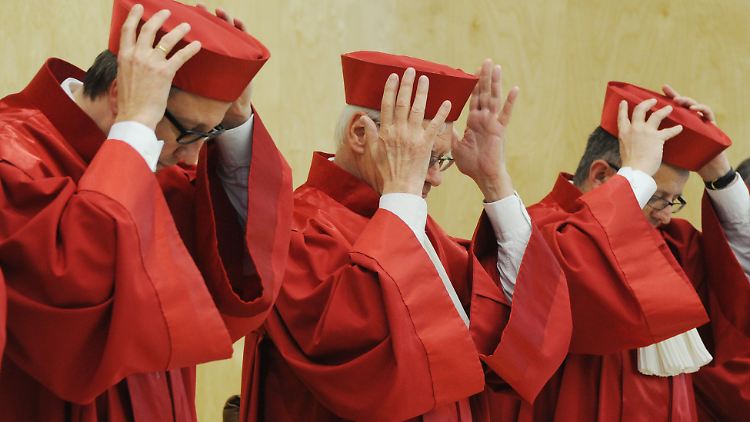 Was entscheiden die Herren in den scharlachroten Roben?