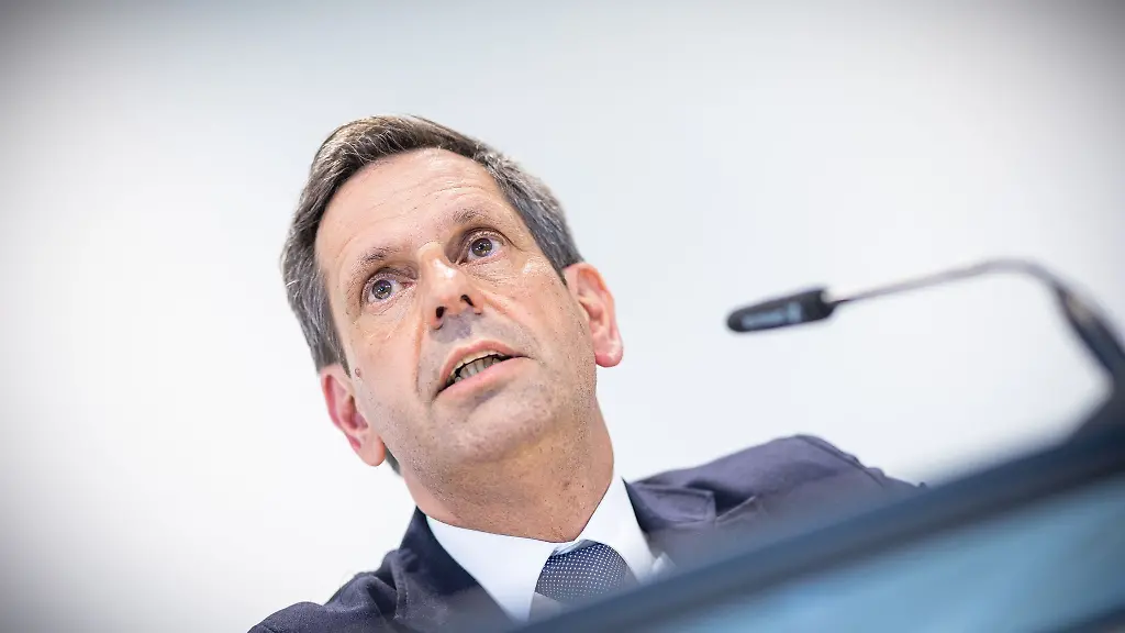 Ministerpraesident-Lies-setzt-auf-Zusammenarbeit-von-Staat-Gesellschaft-und-Wirtschaft