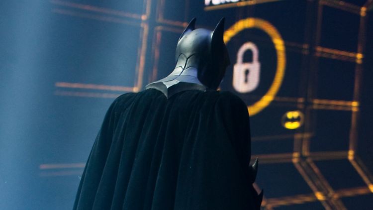 Ein Batman im echten Leben bräuchte einen größeren Umhang.