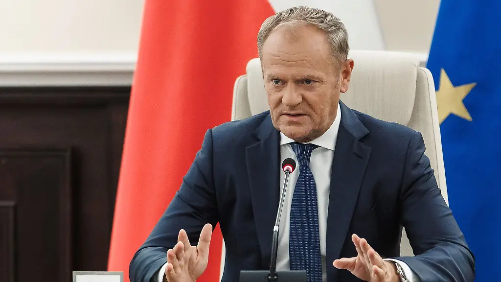 Regierungschef-Tusk-hat-nach-eigenen-Angaben-Hilfsangebote-fuer-die-polnische-Luftverteidigung-bekommen