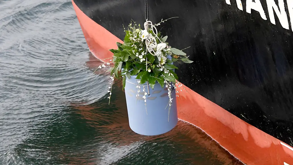 Rheinland-Pfaelzer-koennen-kuenftig-auch-eine-Flussbestattung-in-Rhein-Mosel-Saar-und-Lahn-waehlen