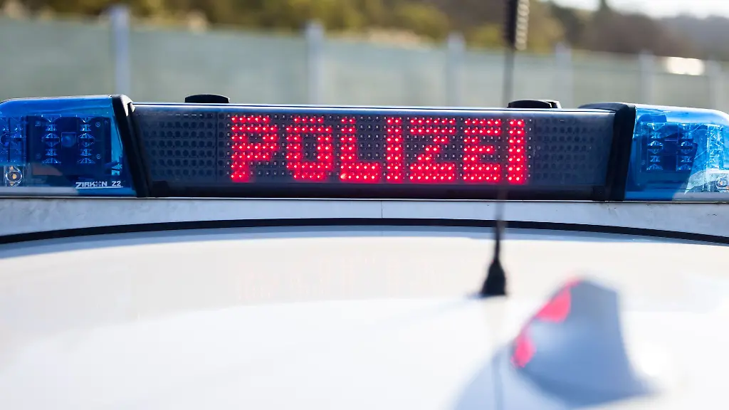 Laut-Polizei-verliefen-die-Kundgebung-und-die-Gegendemonstration-weitgehend-friedlich