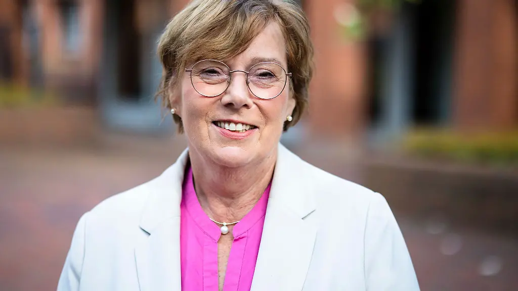 Innenministerin-Sabine-Suetterlin-Waack-CDU-will-die-Polizei-weiter-vom-Sparkurs-ausnehmen