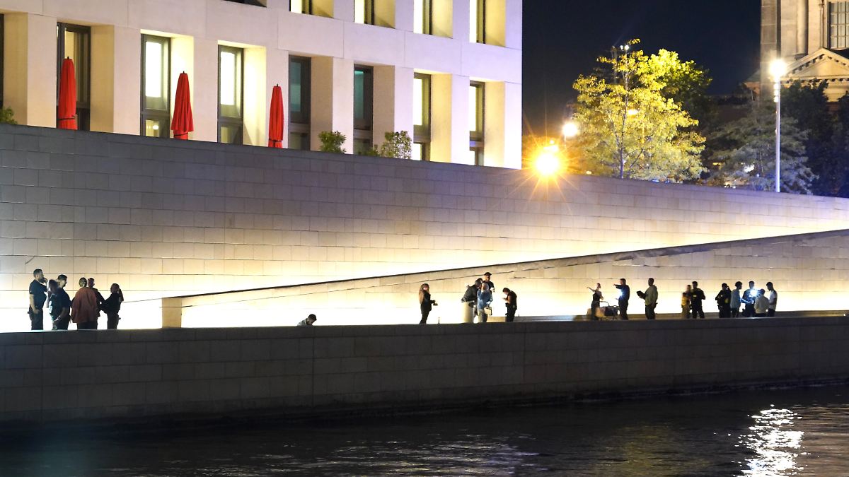 Angriff-aus-gro-er-Gruppe-Verd-chtige-nach-t-dlicher-Messerattacke-in-Berlin-verhaftet