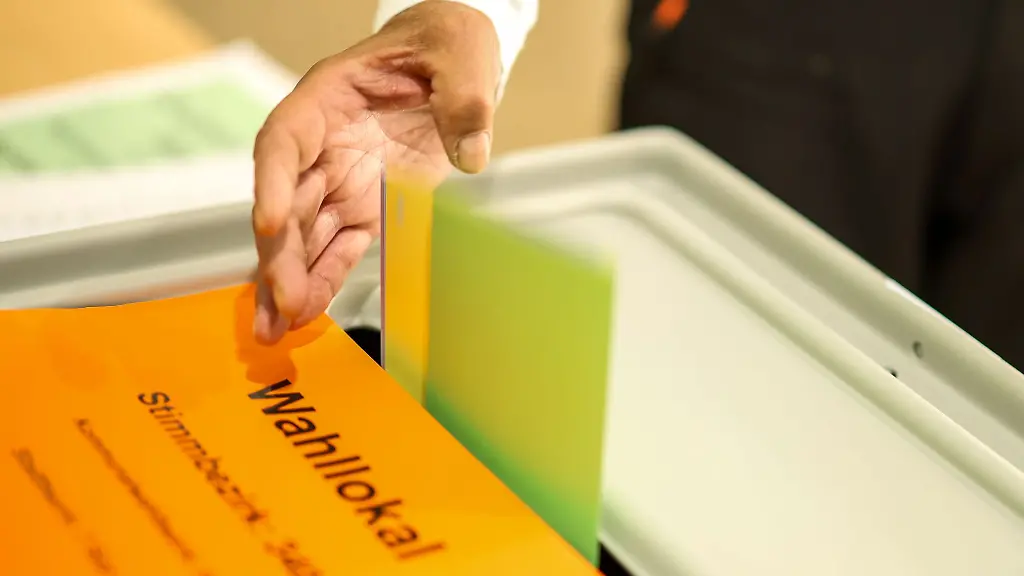 Der-Stimmzettel-fuer-die-Wahl-des-oder-der-OB-fehlte-bei-einigen-Wahlberechtigten