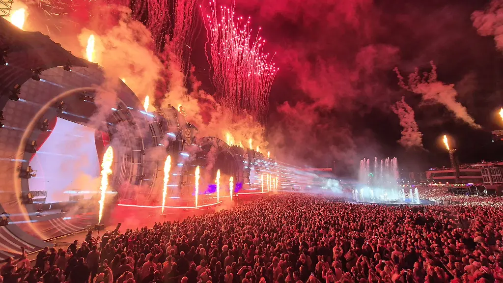 Zum-Gluecksgefuehle-Festival-am-Hockenheimring-kamen-laut-Veranstalter-250-000-Menschen