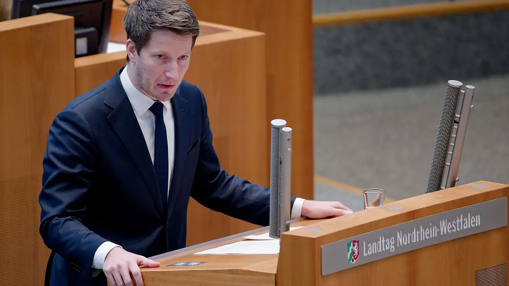 Vincentz-freute-sich-am-Wahlabend-ueber-das-Ergebnis-seiner-Partei-bei-der-Kommunalwahl