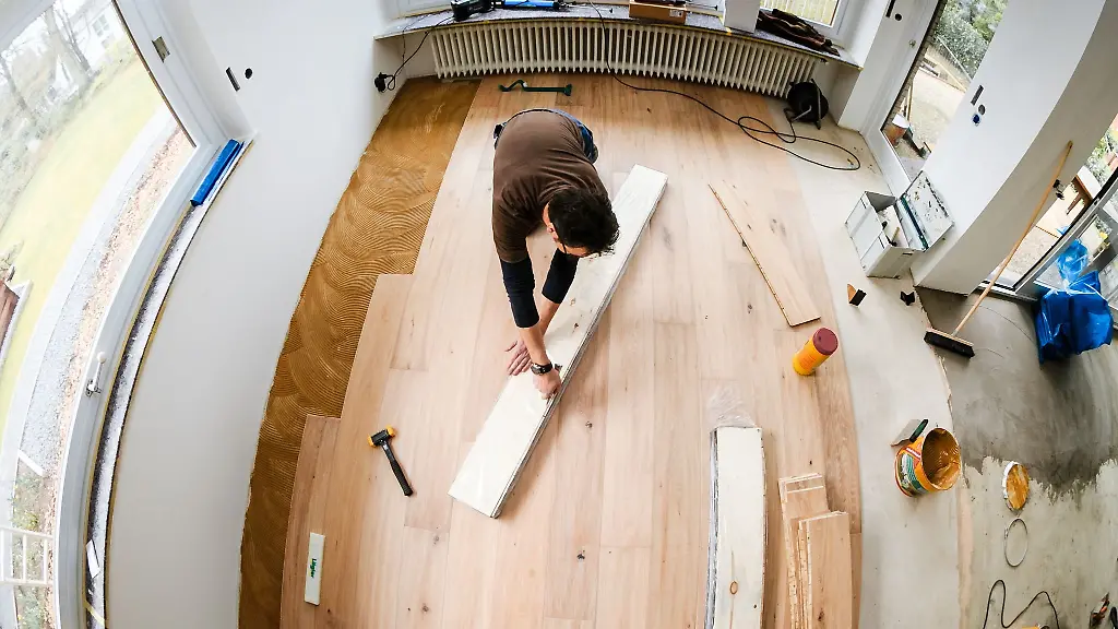 Echtholz-Parkett-ist-ein-langlebiges-Material-bei-richtiger-Pflege