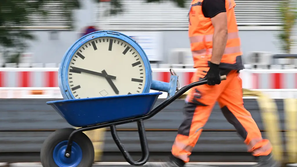 Der-Arbeitgeber-kann-die-Arbeitszeit-nicht-ohne-eine-Aenderungskuendigung-kuerzen