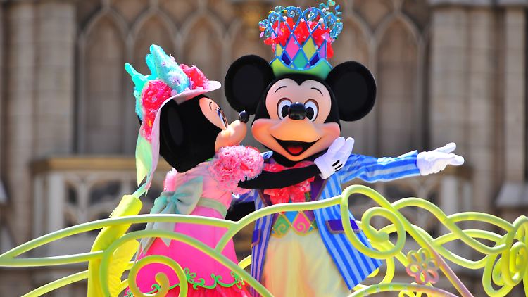 Bringen Kim Jung Un zum Lächeln: Minnie und Mickey Mouse. 
