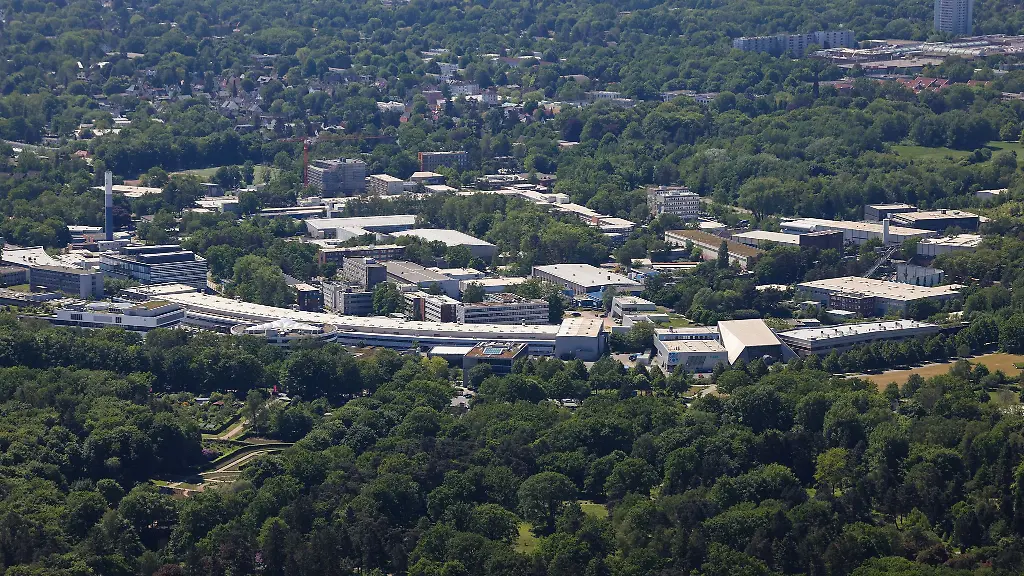 Das-DESY-Gelaende-Hier-versuchten-Unbekannte-Kupfer-zu-stehlen
