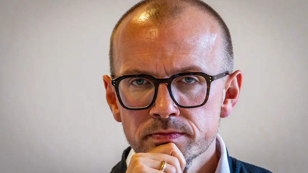 Hohe-Kosten-geringe-Einnahmen-Nach-Angaben-von-Stefan-Sternberg-SPD-Landrat-von-Ludwigslust-Parchim-ist-das-Deutschland-Ticket-fuer-das-Nahverkehrsunternehmen-seines-Landkreises-ein-Verlustgeschaeft