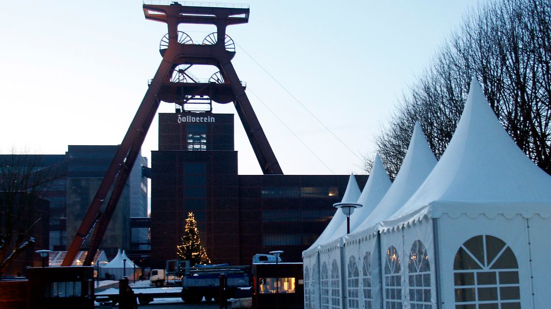 In der Zeche Zollverein in Essen wird die Auftaktveranstaltung zur Kulturhauptstadt 2010 Ruhrgebiet stattfinden.