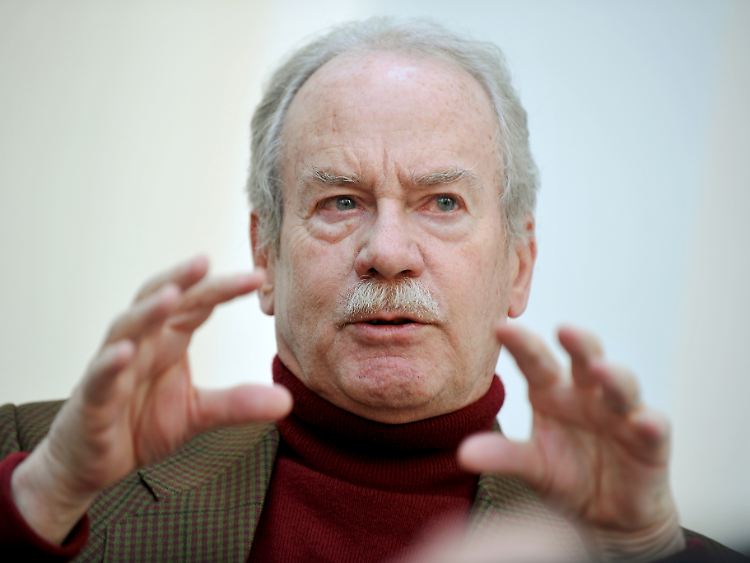 Seit 2008 tritt Winfried Hassemer nicht mehr in der roten Robe der Verfassungsrichter auf.