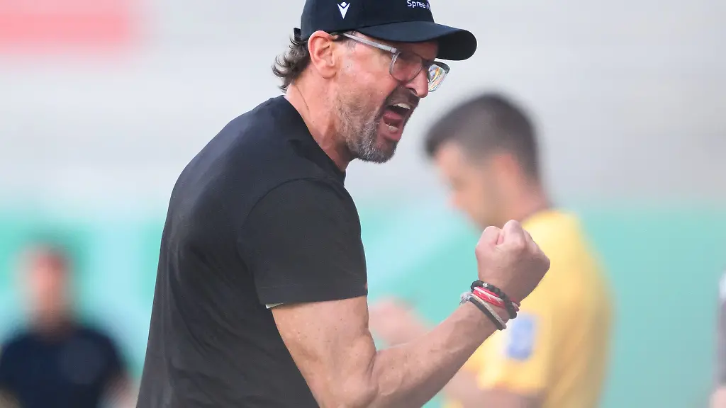 Cottbus-Coach-Claus-Dieter-Wollitz-jubelte