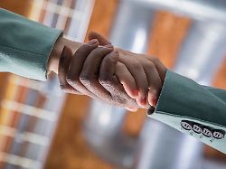 Richtig ankommen: Guter Start: Was in den ersten Wochen im neuen Job zählt