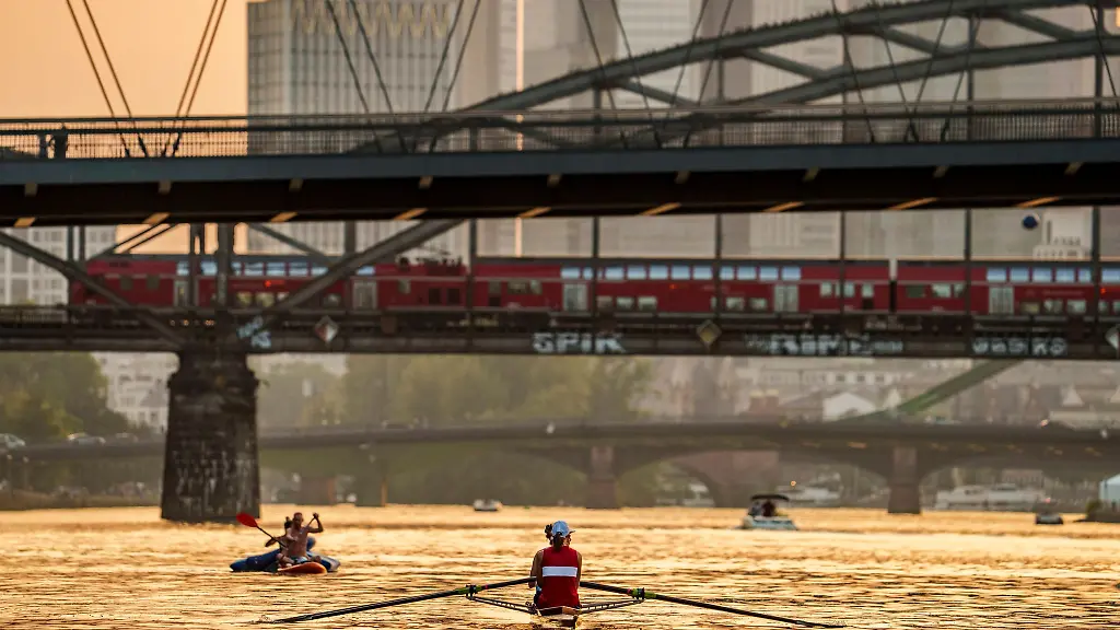 Es-wird-noch-einmal-sommerlich-warm-und-sonnig-in-Hessen-Symbolbild