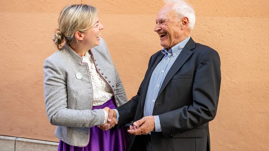 Der-ehemalige-CSU-Chef-Erwin-Huber-kann-sich-kuenftig-sehr-wohl-eine-Koalition-mit-den-Gruenen-vorstellen-im-Gegensatz-zur-aktuellen-Parteispitze-um-Markus-Soeder