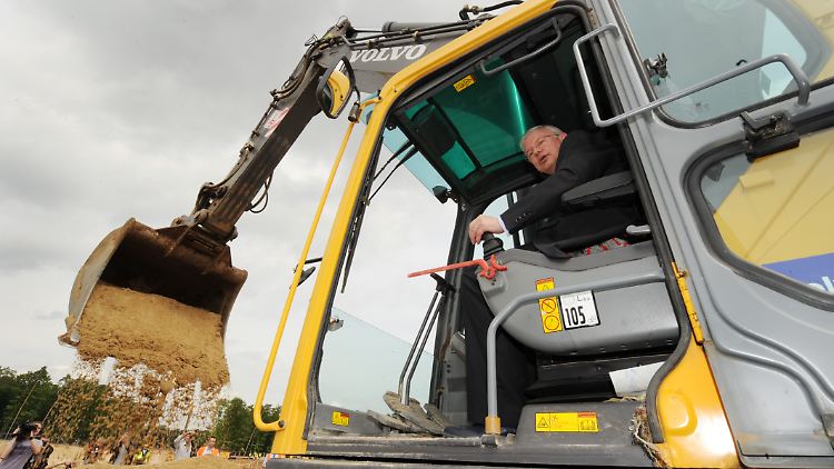 Für Konzernchef Roland Koch ist Bilfinger Berger derzeit eine Baustelle. An mehreren Firmen hat er in letzter Zeit erfolgreich gebaggert.