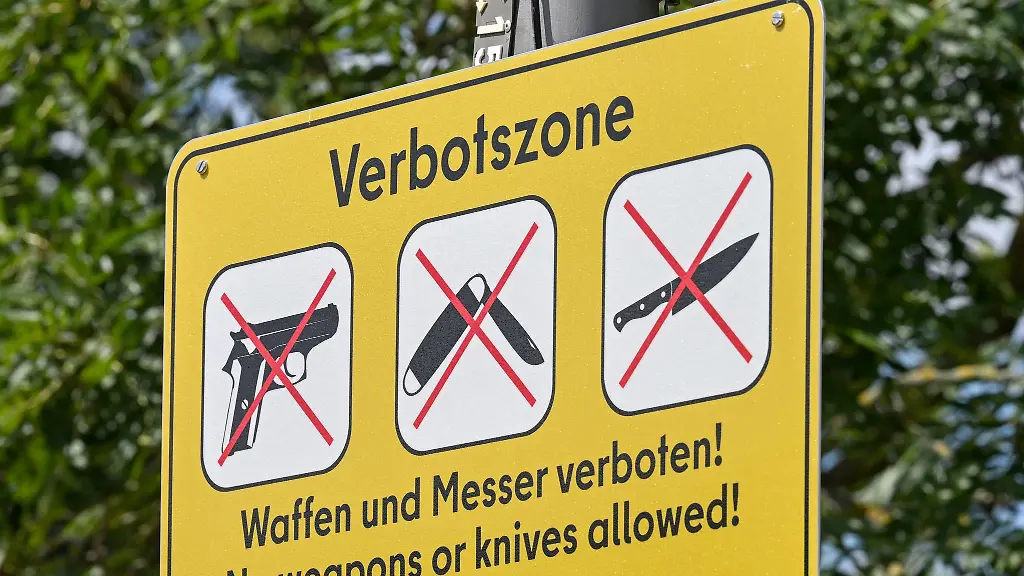 Dauerhafte-Messerverbotszonen-gibt-es-in-Berlin-bereits-Symbolbild