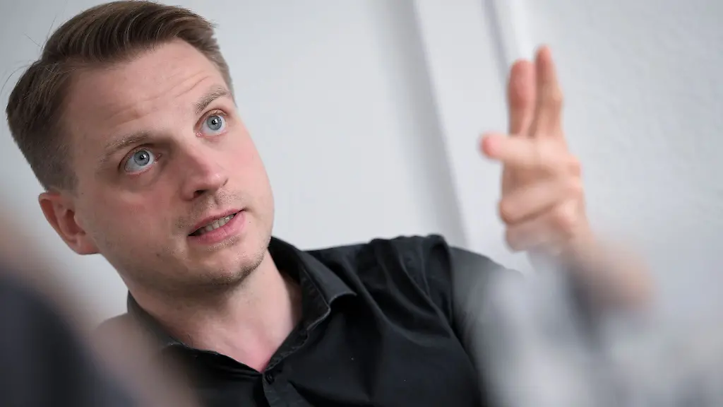 Linken-Chef-Maximilian-Schirmer-nimmt-sich-ein-Jahr-vor-der-Abgeordnetenhauswahl-das-Thema-Mieten-und-Wohnen-vor