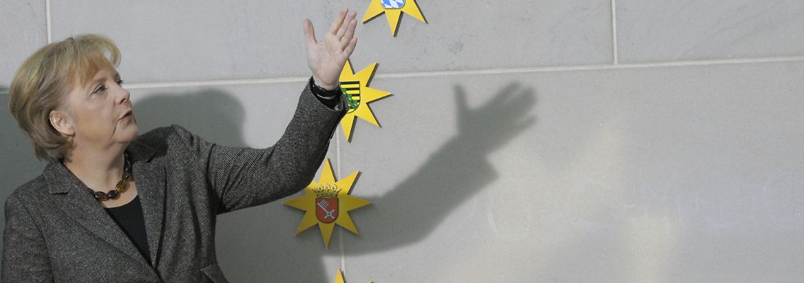 Die Forderung ist eindeutig: Merkel soll den Weg weisen.