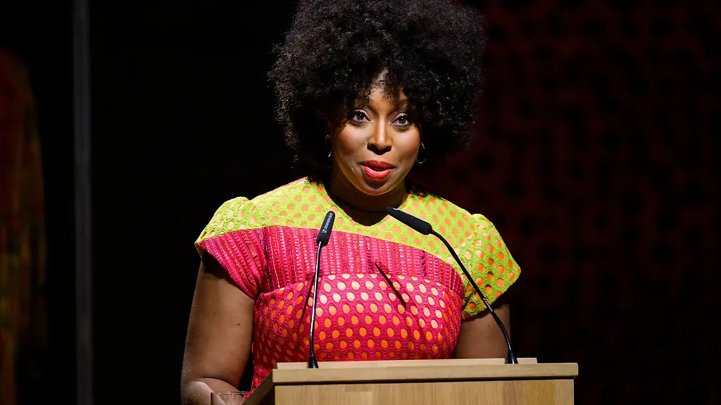Bekam-den-Felix-Jud-Preis-Die-nigerianische-Autorin-Chimamanda-Ngozi-Adichie