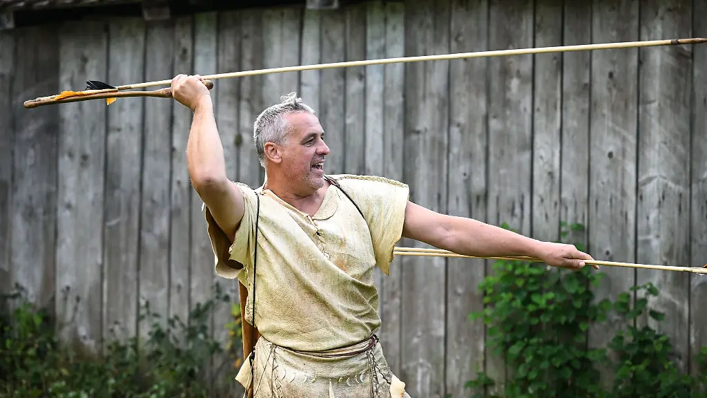 Bei-der-Europameisterschaft-der-praehistorischen-Jagdwaffen-durfte-jeder-mitmachen