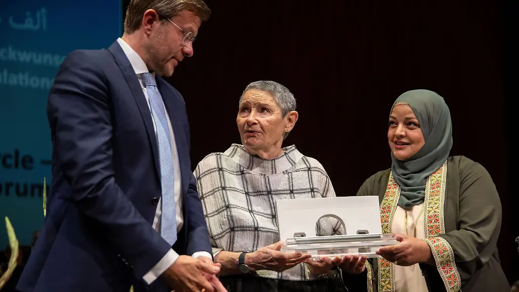 In-Nuernberg-wurde-der-Menschenrechtspreis-der-Stadt-verliehen