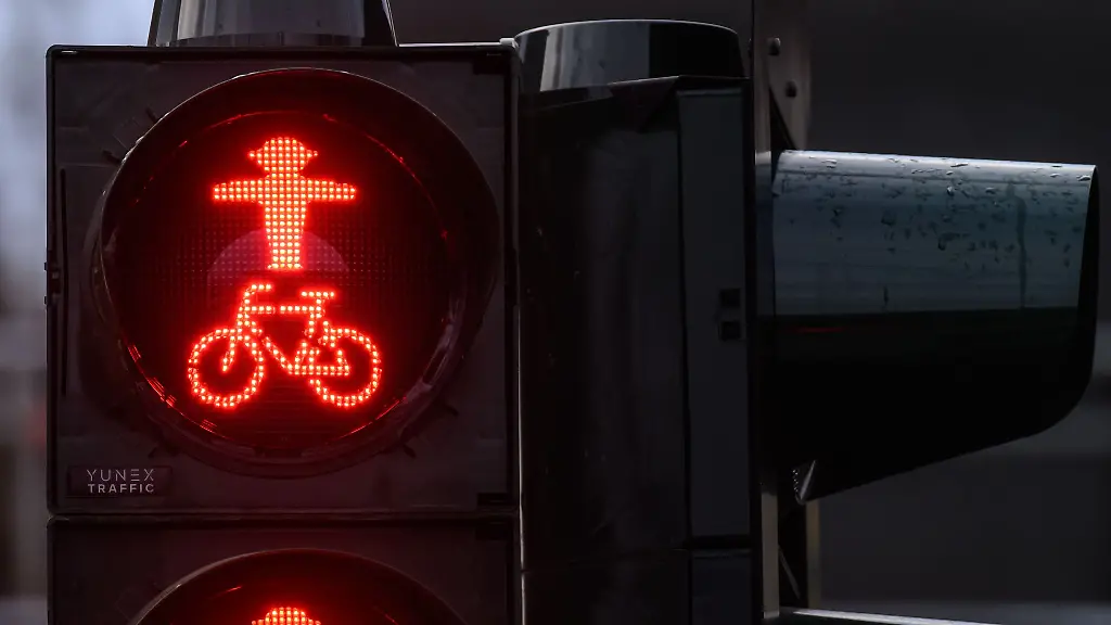 Rot-fuer-Fussgaenger-soll-die-Ampel-laut-Zeugen-bei-einem-Unfall-in-Pirmasens-gewesen-sein