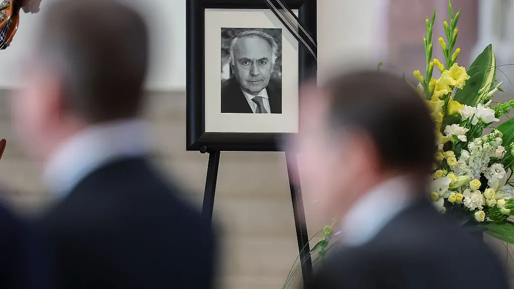 In-Magdeburg-haben-Wegbegleiter-Abschied-vom-frueheren-Regierungschef-Wolfgang-Boehmer-genommen