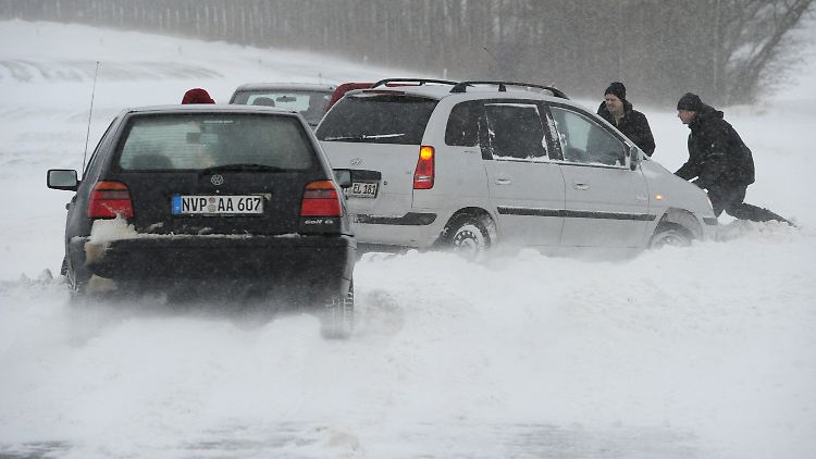 Bei Schnee und Glätte hat man sich schnell mal festgefahren.